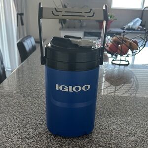 Igloo Blue and Black Insulated Jug